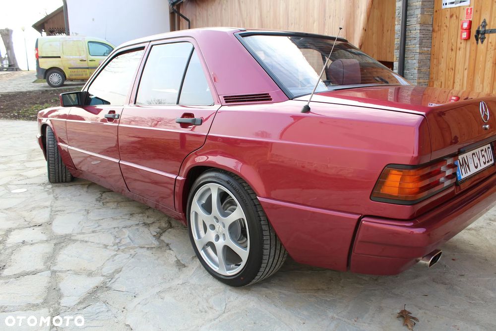 Mercedes-Benz W201 (190) - 10