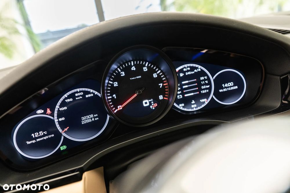 Porsche Cayenne Standard - 27