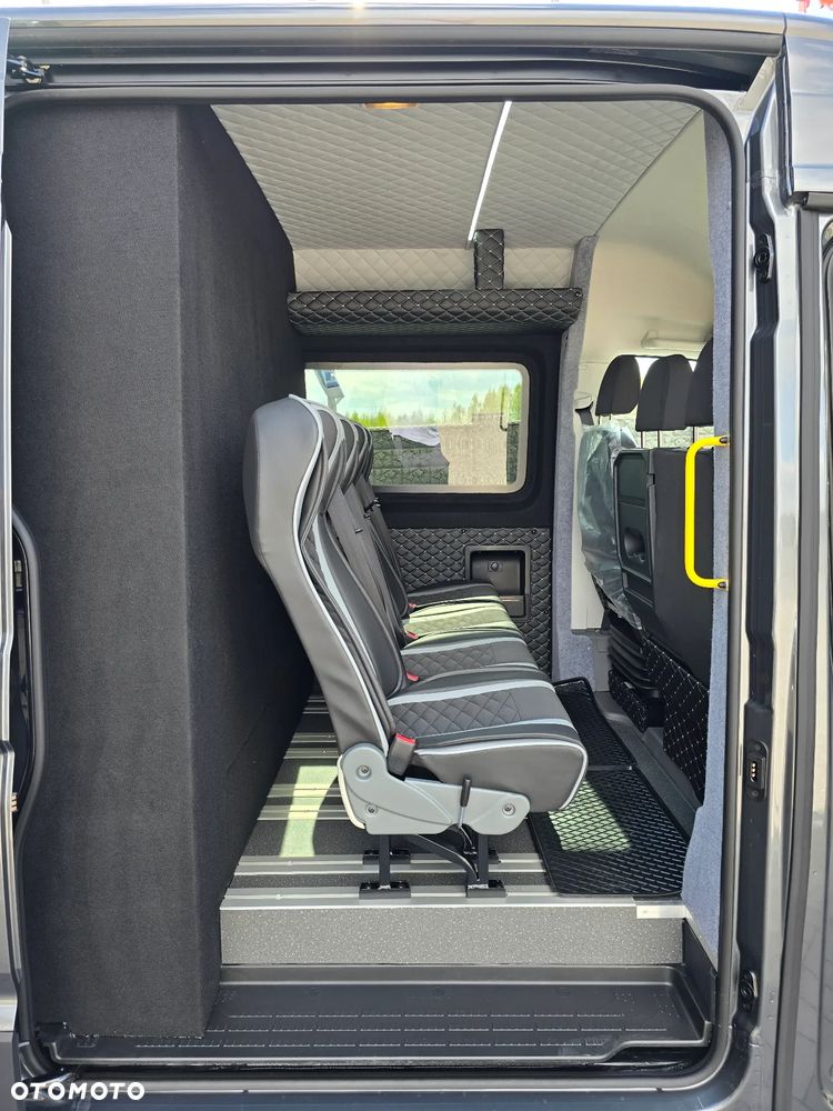 Volkswagen CRAFTER 4 MOTION AUTOMAT-8 Bie Długi 7-OSOBOWY BOGATA OPCJA WYPOSAŻENIA NAVI KAMERA COFANIA FUL LED LAKIER METALIZOWANY SALON PL STAN NOWY - 33