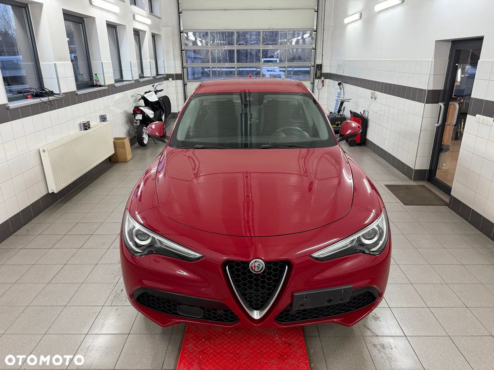 Alfa Romeo Stelvio 2.2 16V AT8 Q4 Business - 4