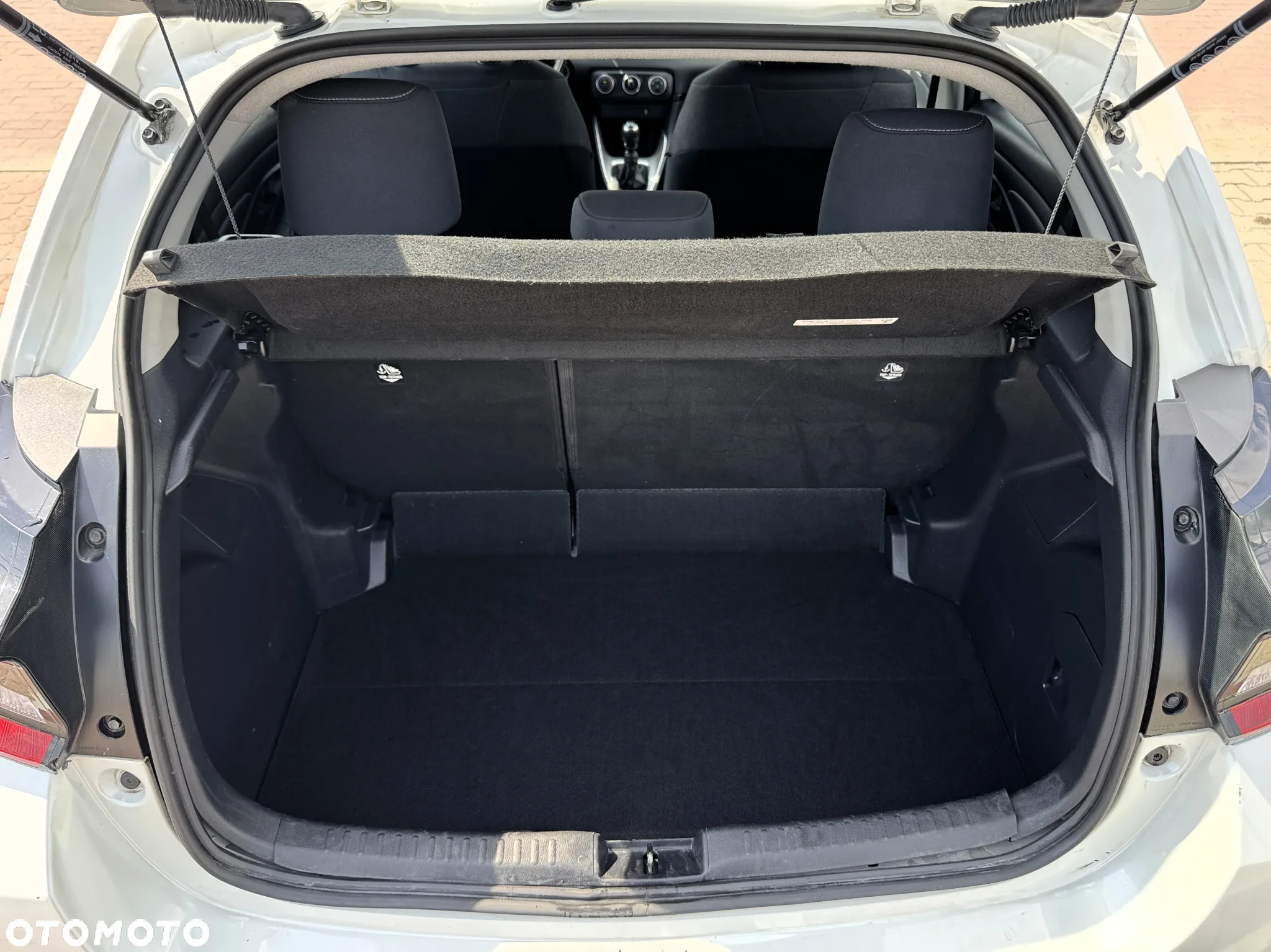 Toyota Yaris - 11