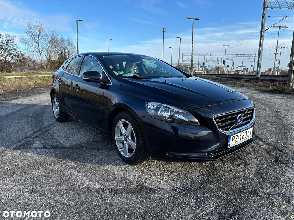 Volvo V40 D2 Momentum - 1