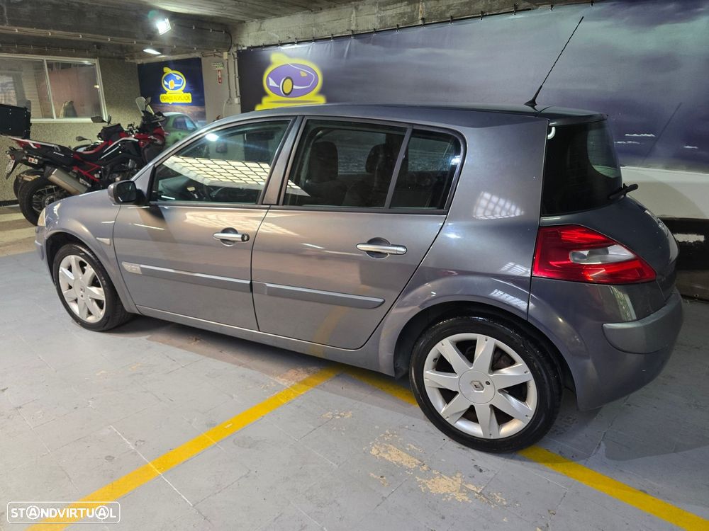 Renault Mégane 1.5 dCi Confort - 4