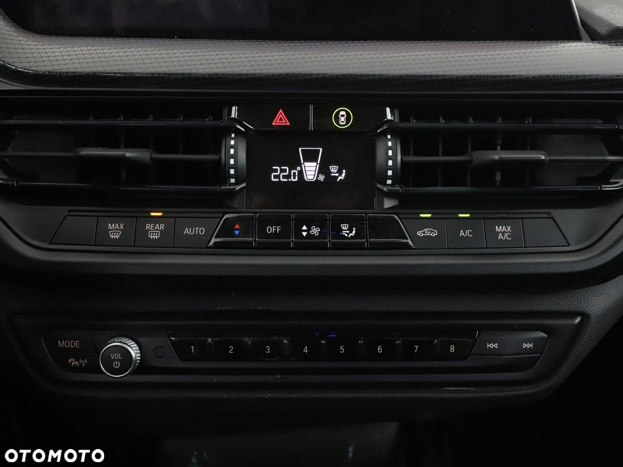 BMW Seria 1 120d xDrive ColorVision Edition sport - 30