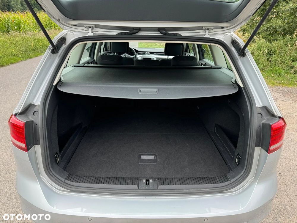 Volkswagen Passat Variant 2.0 TDI (BlueMotion Technology) Comfortline - 22