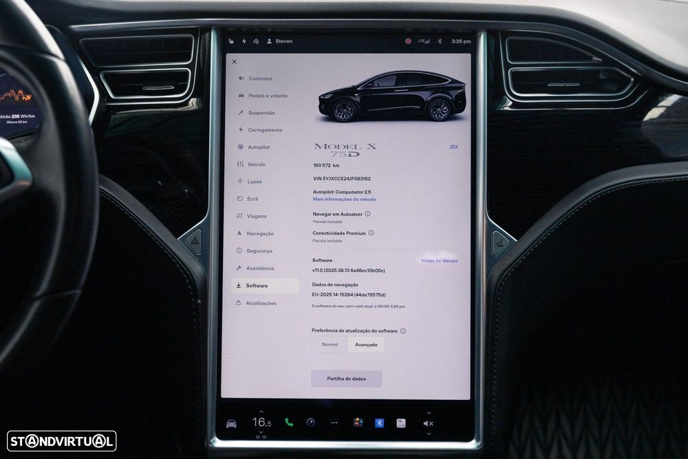 Tesla Model X - 40