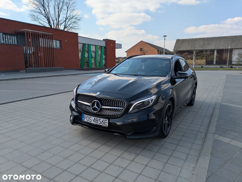 Mercedes-Benz GLA 200 7G-DCT AMG Line - 13