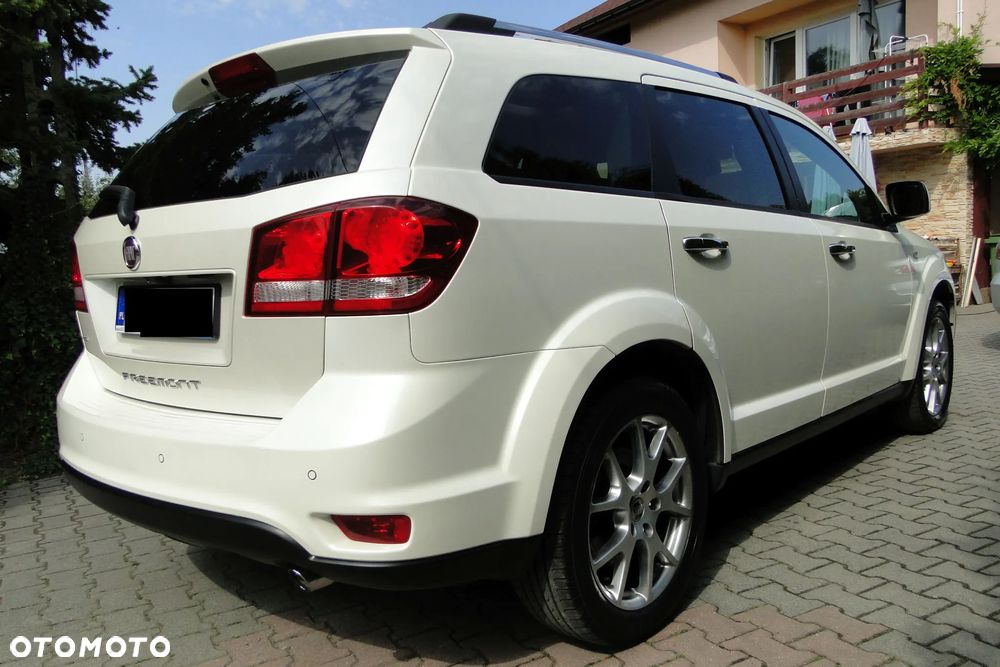 Fiat Freemont 2.0 Multijet Black Code AWD - 4