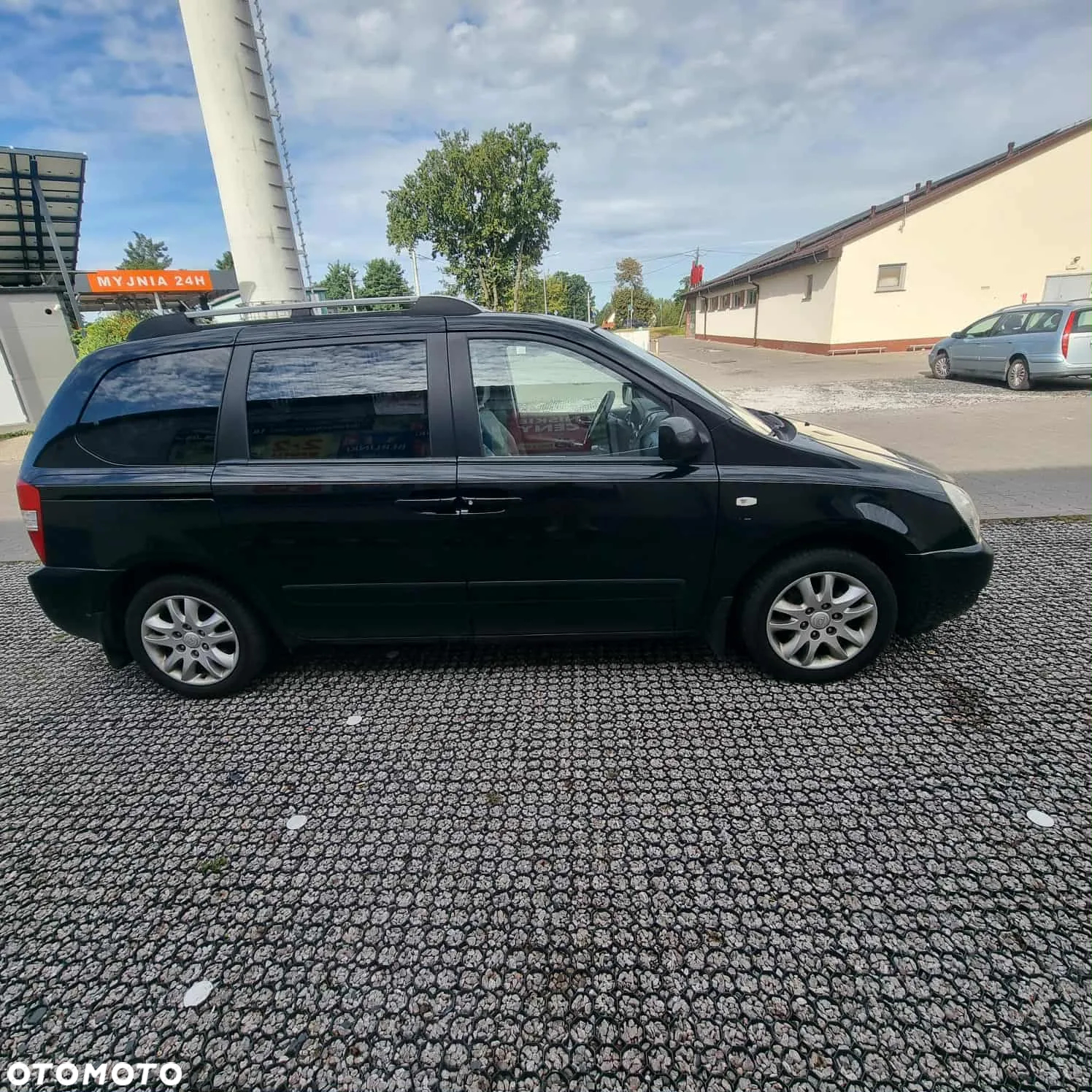 Kia Carnival 2.9 CRDi Tour - 4