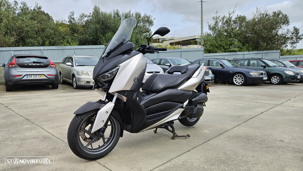 Yamaha X-Max 