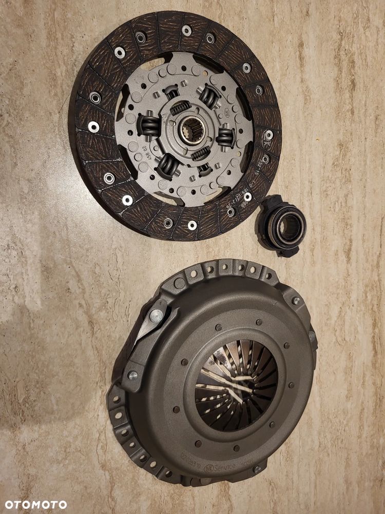 Zestaw sprzęgła z łożyskiem wyciskowym  CITROEN JUMPY I; FIAT SCUDO; PEUGEOT EXPERT 1.9D 10.95-12.06 - 2
