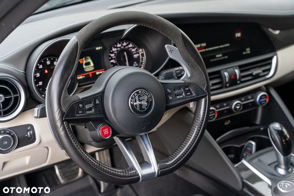 Alfa Romeo Giulia 2.9 V6 Bi-Turbo AT8 Quadrifoglio - 18