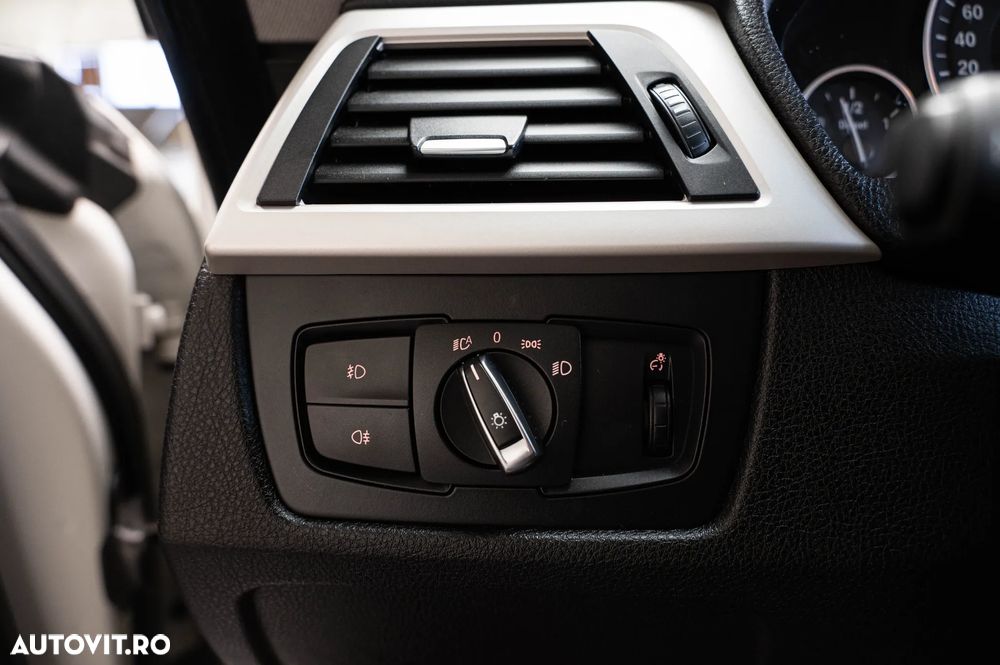 BMW Seria 3 320d Sport-Aut. - 24