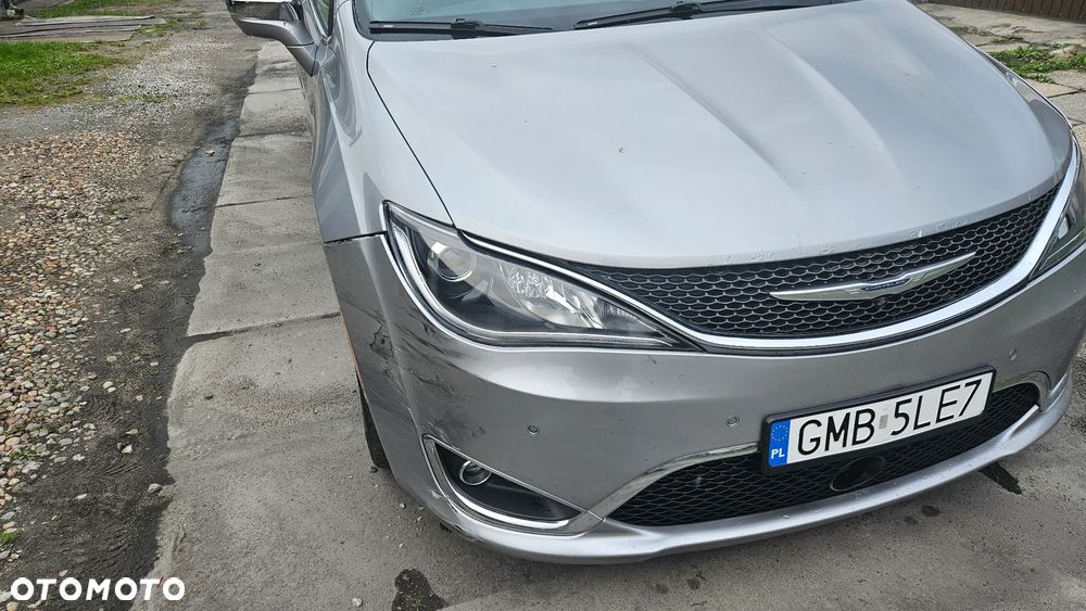 Chrysler Pacifica - 12