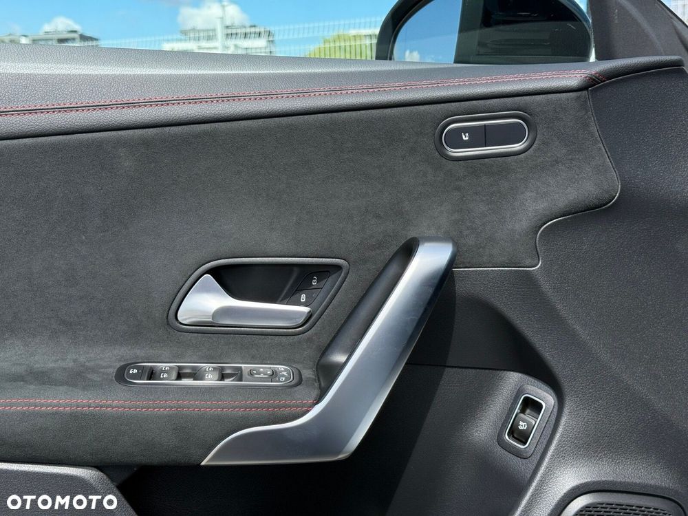Mercedes-Benz CLA AMG 35 4-Matic 7G-DCT - 13