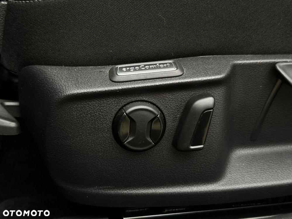 Volkswagen Passat 2.0 TSI Business DSG - 13