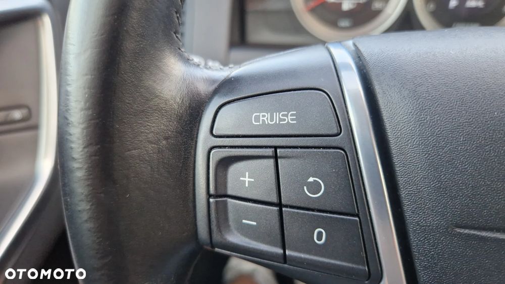 Volvo XC 60 D4 Geartronic Momentum - 21