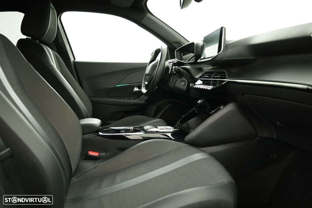 Peugeot 2008 1.2 PureTech Allure Pack EAT8 - 21