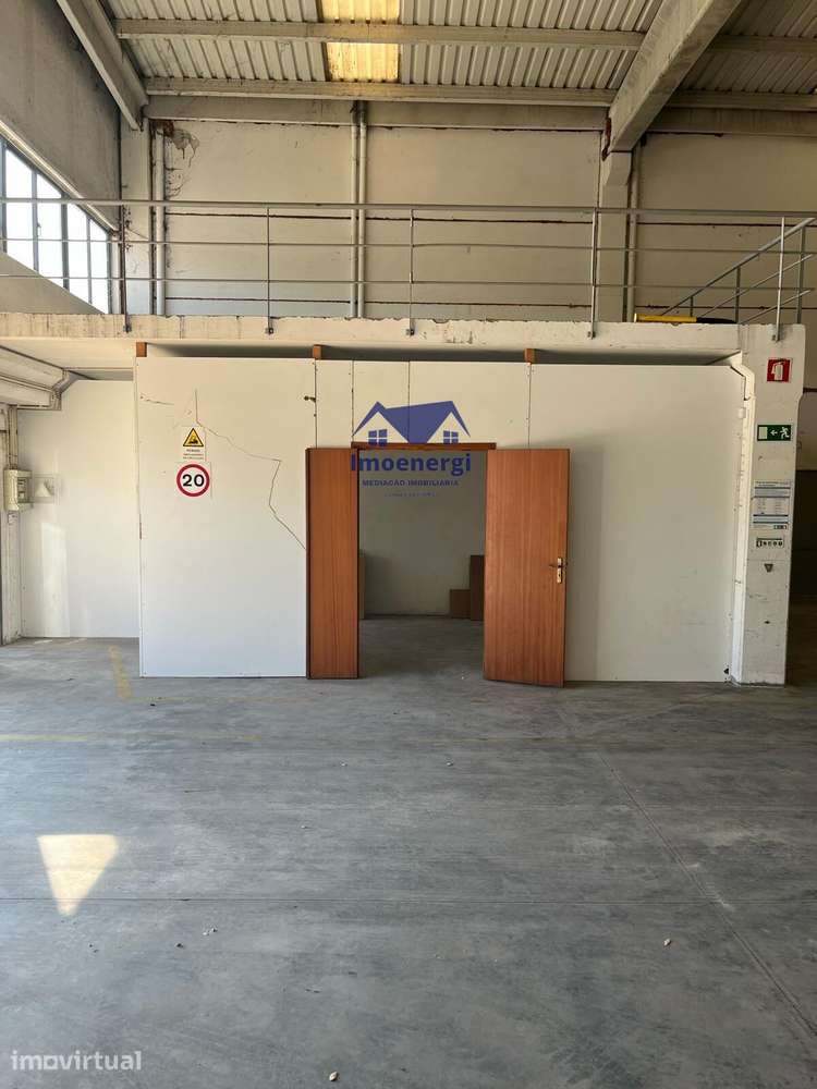Armazém para Arrendamento – Zona Industrial de Amorim - Grande imagem: 4/11