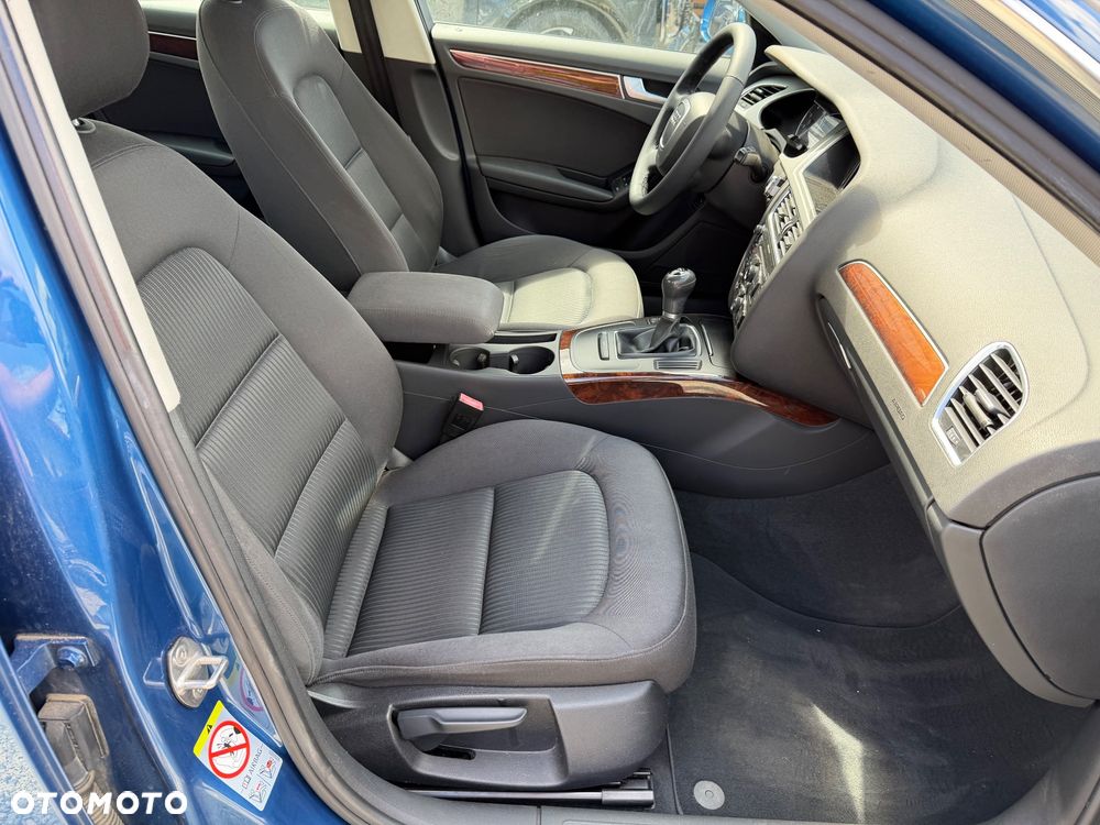 Audi A4 Limousine 1.8 TFSI Attraction - 32