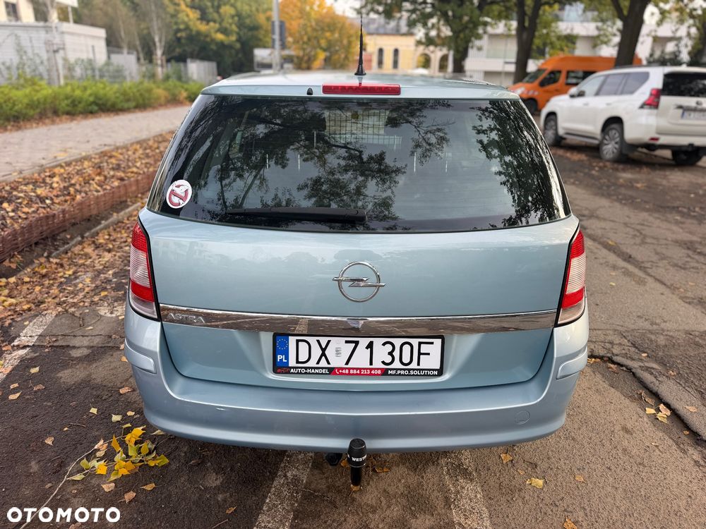 Opel Astra 2009 photo 4