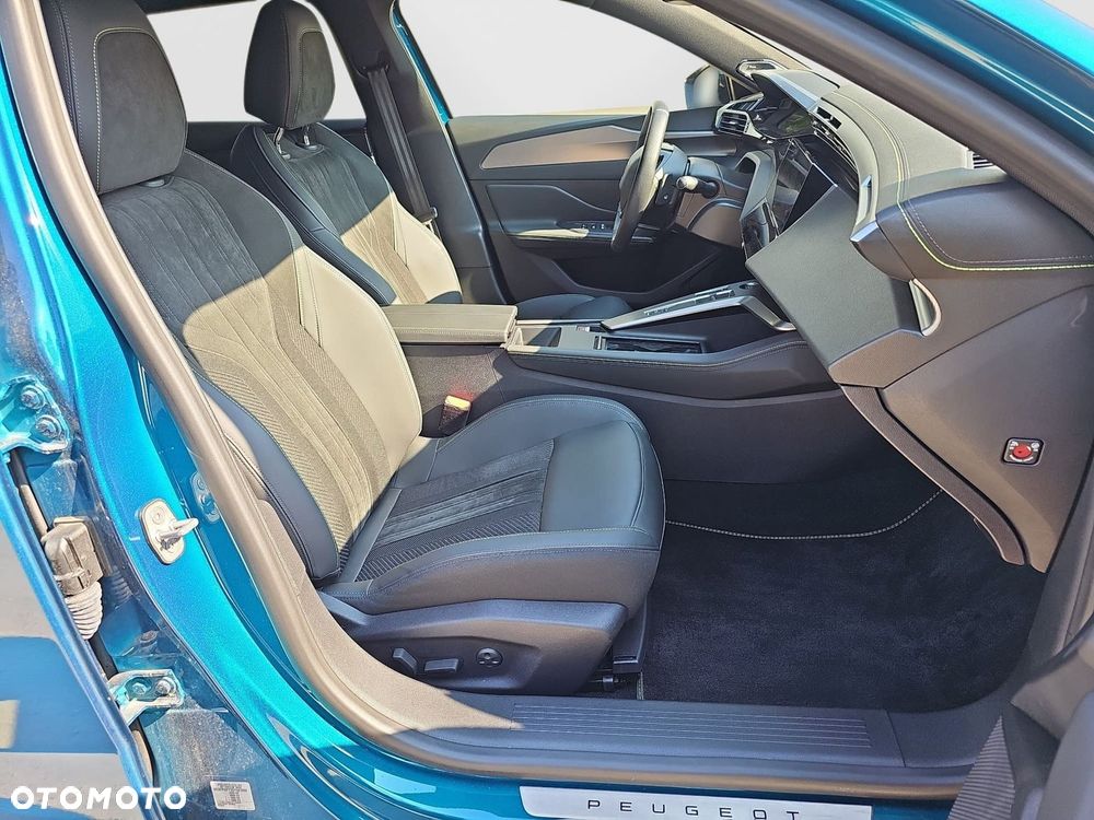Peugeot 408 - 13