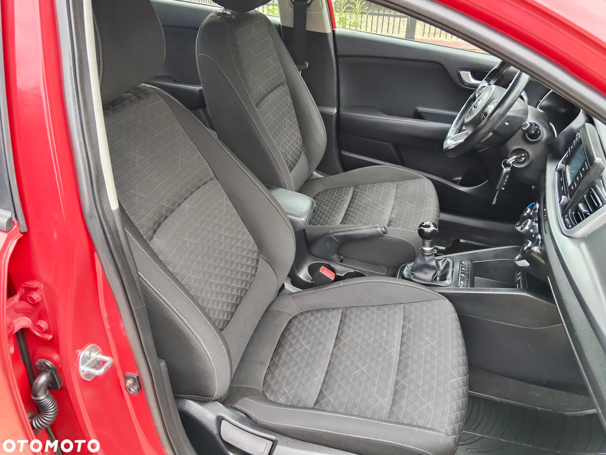 Kia Rio 1.2 Attract - 30