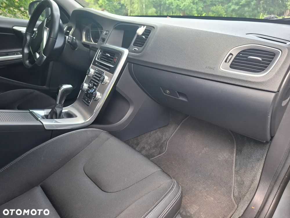 Volvo V60 D2 Drive-E Momentum - 9