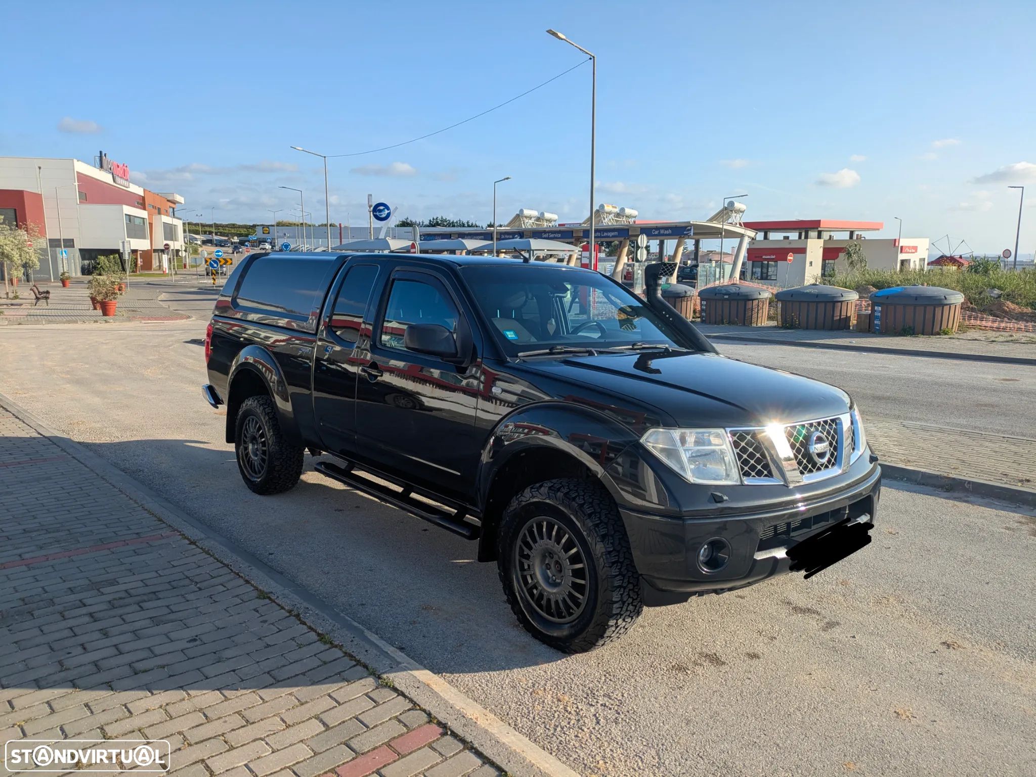 Nissan Navara 2.5 dCi KC SE+BDT - 1