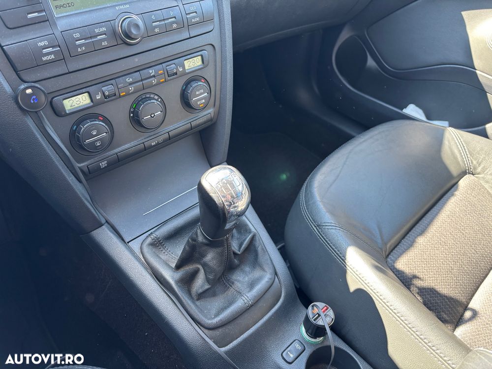 Skoda Octavia 1.6 FSI Ambiente - 13