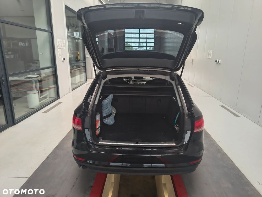 Audi A4 Avant 2.0 TDI - 5