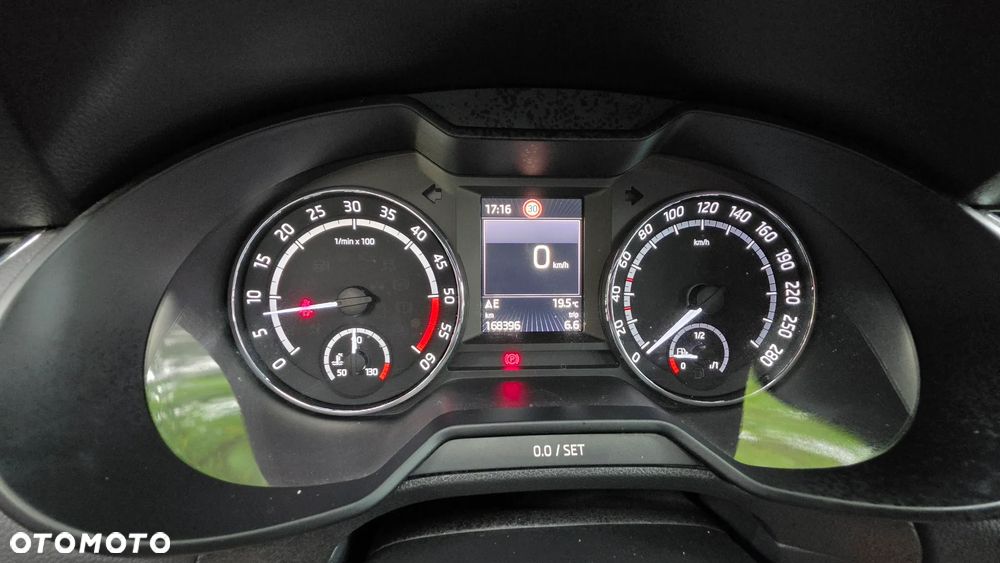 Skoda Octavia 2.0 TDI RS - 34