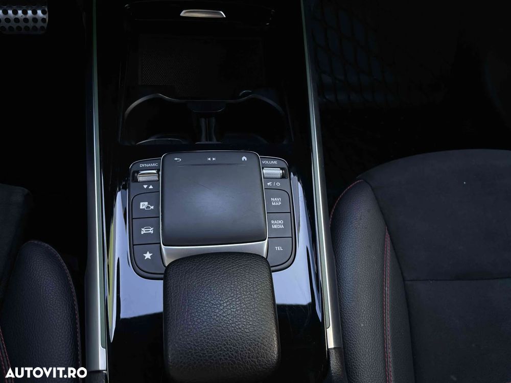 Mercedes-Benz GLB - 12