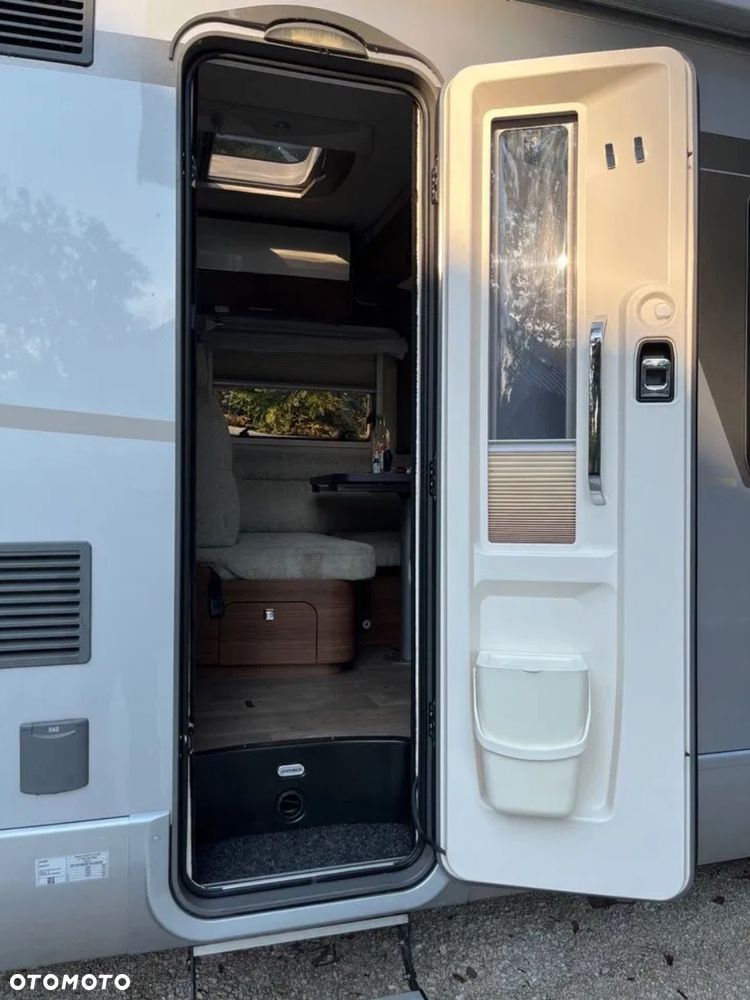 Mercedes-Benz Hymer - 12