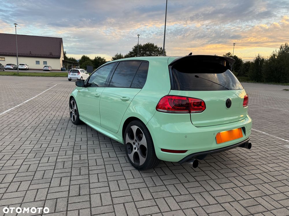 Volkswagen Golf 2.0 GTI - 4