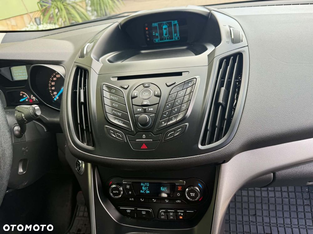 Ford Kuga 1.6 EcoBoost 2x4 Titanium - 19
