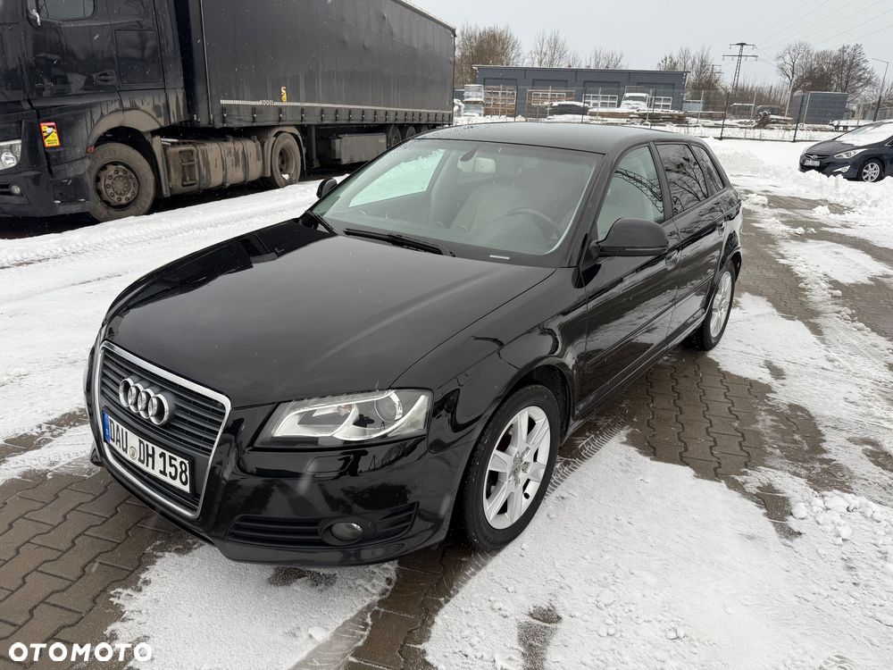 Audi A3 Sportback 1.6 TDI DPF S line Sportpaket - 1