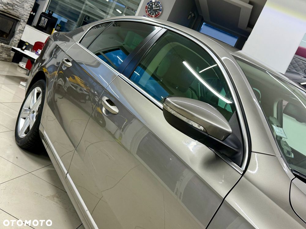 Volkswagen Passat 1.4 TSI R-Line Edition Plus - 19