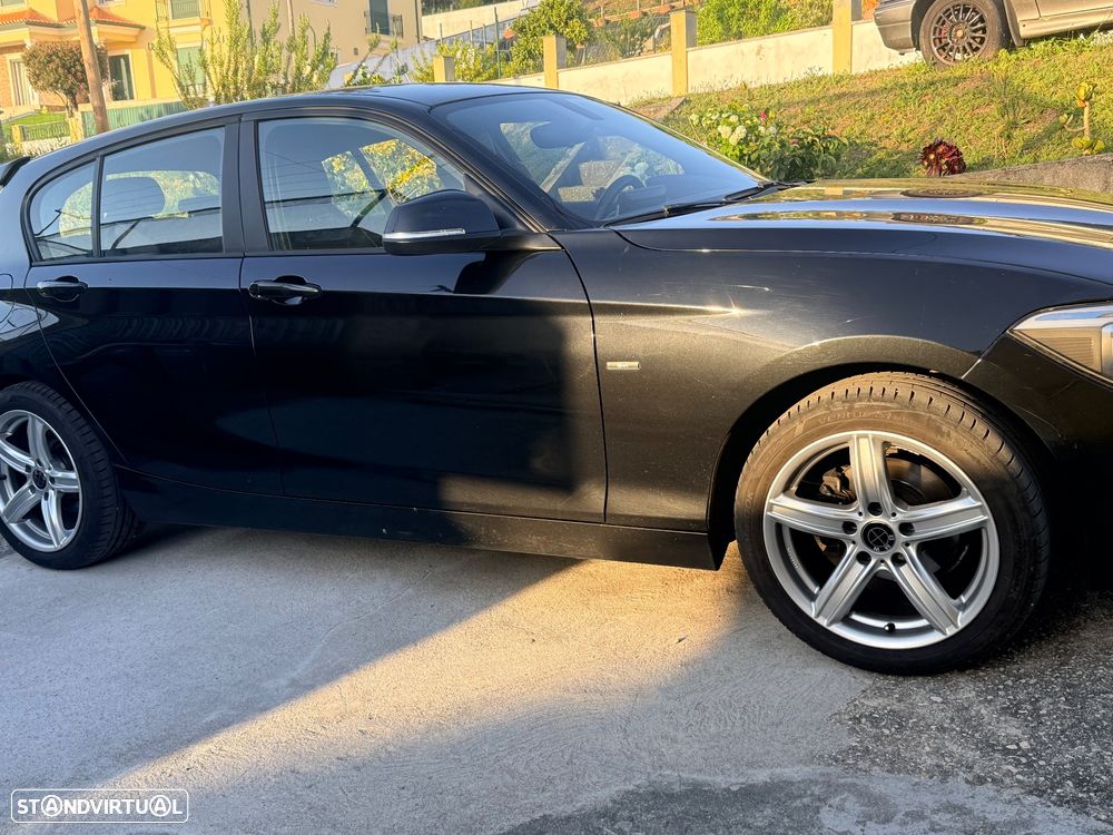 BMW 118 d Sport Line - 2