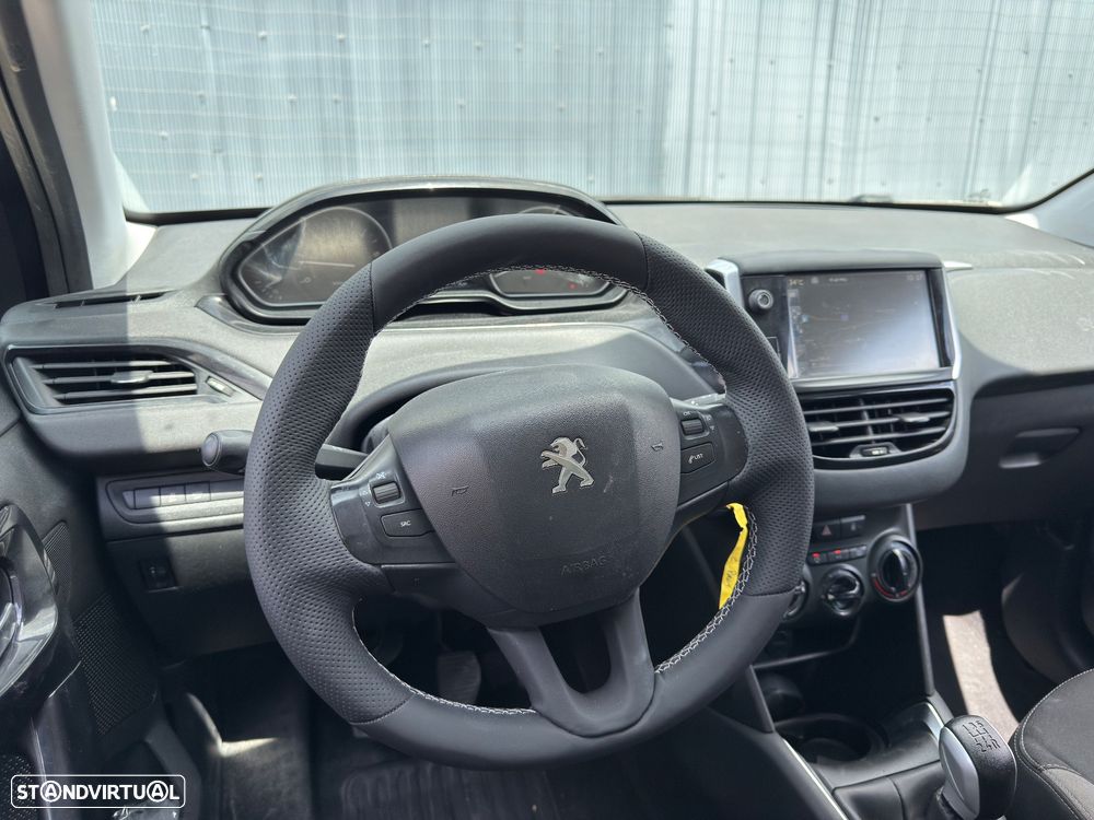 Peugeot 208 1.6 BlueHDi Style - 8