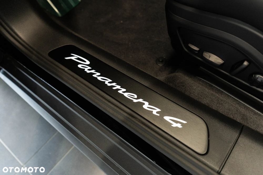 Porsche Panamera 4 E-Hybrid PHEV - 31