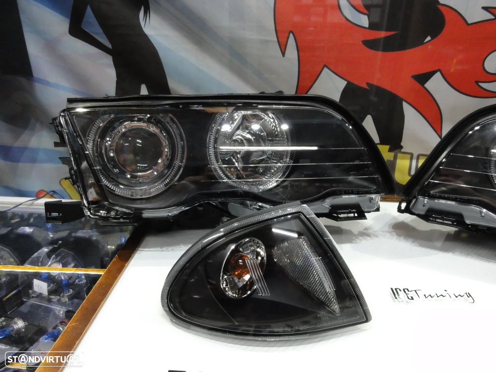 Faróis angel eyes com luz branca 5000k para BMW E46 4 portas / limosine 98-01 fundo preto com angel eyes em branco - 2