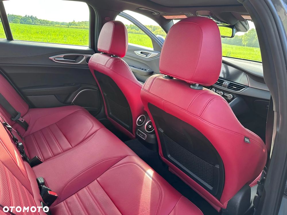 Alfa Romeo Giulia 2.0 Turbo 16V AT8 Veloce - 18