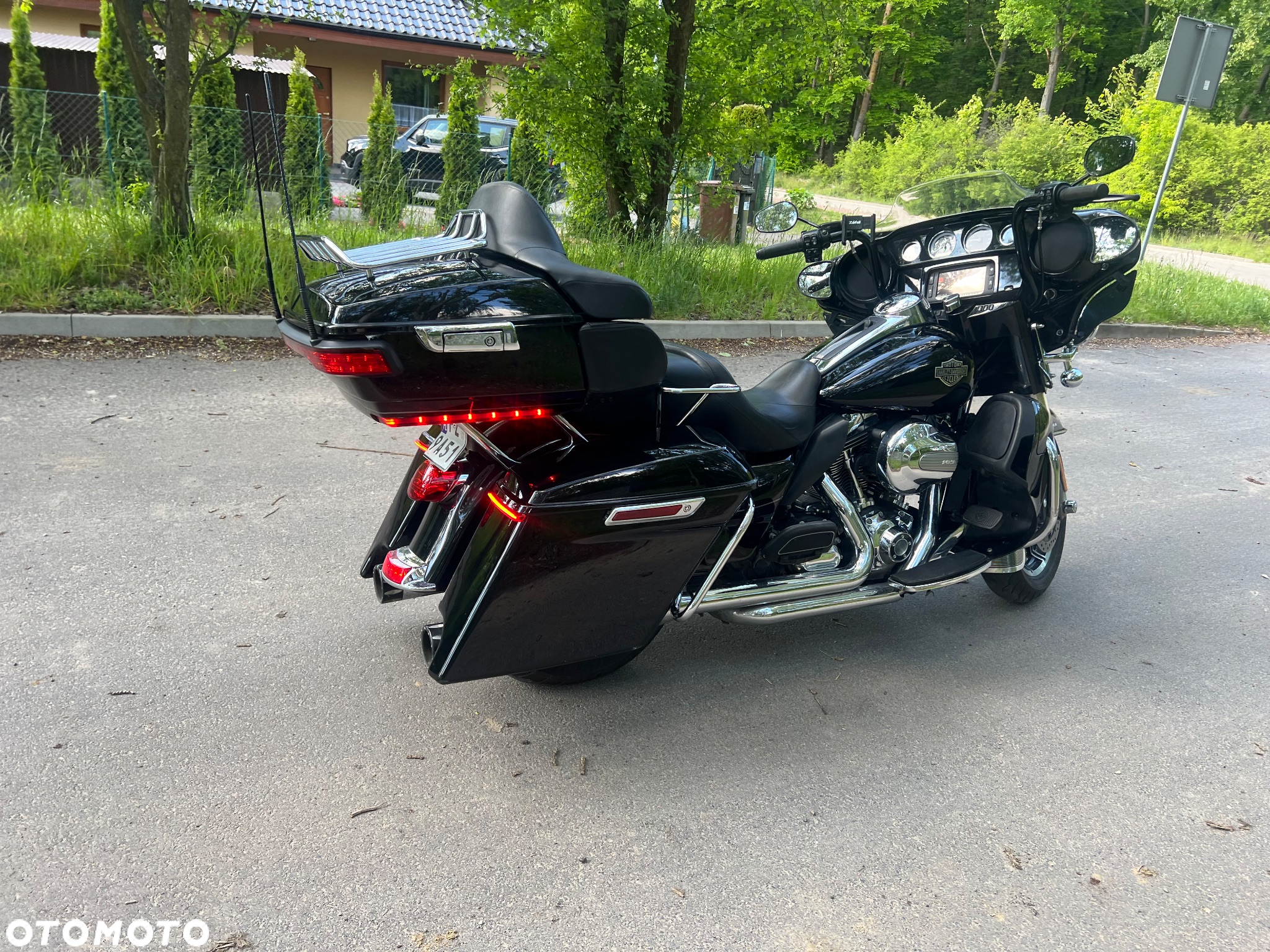 Harley-Davidson FLH Electra Glide - 19