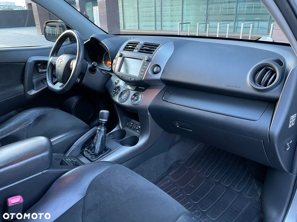 Toyota RAV4 - 32