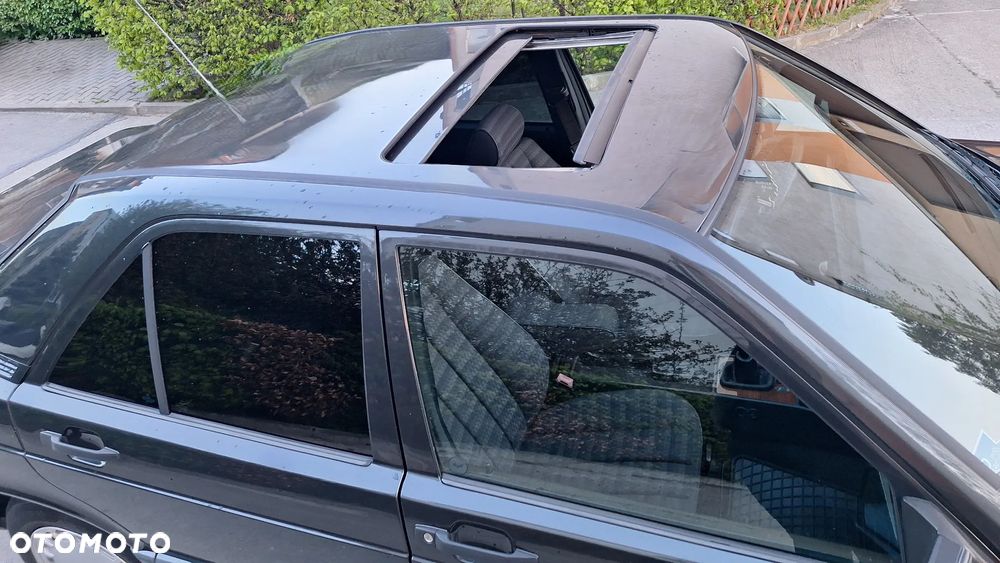 Mercedes-Benz W201 (190) - 28