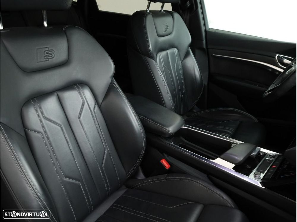 Audi Q8 e-tron 50 quattro S line — fotografia 15