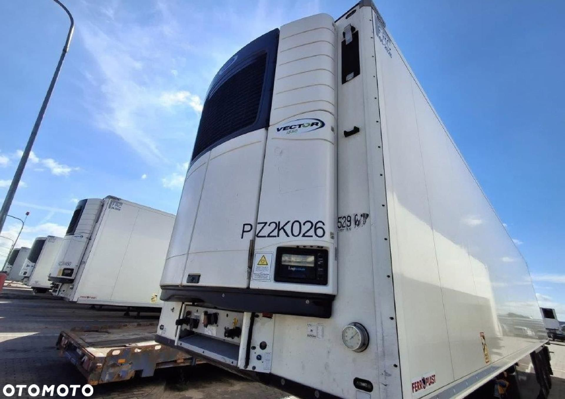 Schmitz Cargobull SKO FP 60 Carrier Vector 1550 - 5