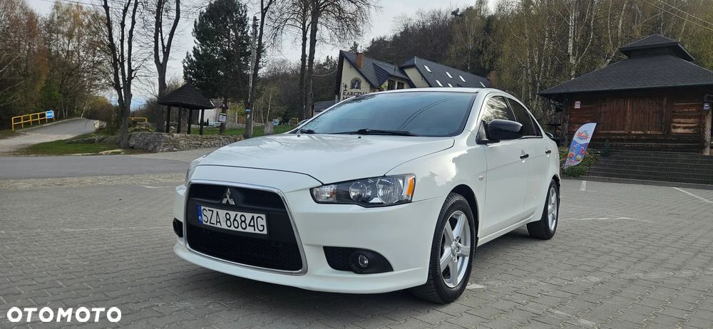 Mitsubishi Lancer 1.6 Inform - 1