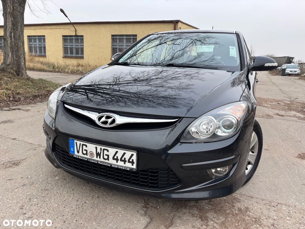 Hyundai i30 i30cw 1.6 CRDi FIFA WM Edition - 2